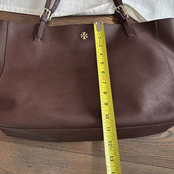 🍂🤎👜Tory Burch Brown Saffiano Large leather tote - Picture 14 of 15
